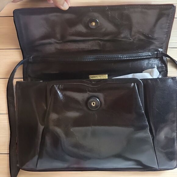 Bottega Veneta VTG Black Leather Top Flap Crossbody Bag in Good Condition - Picture 4 of 12